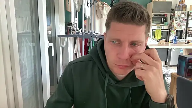 Minmoi1984 online show from April 22, 2026, 8:06 am