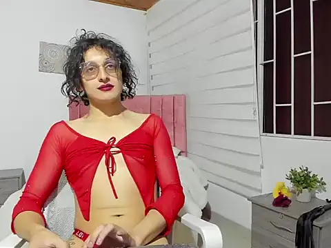 Snapshot of Maverick_angel chatting on May 9, 2026, 2:44 pm Maverick angel online show from May 9, 2026, 2:44 pm