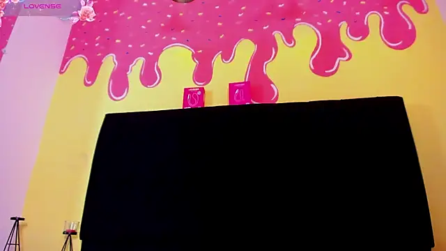 AndreaSilva  online show from April 16, 2026, 9:39 pm