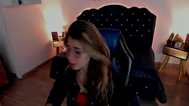 SaraRoadess online show from March 6, 2026, 8:27 pm