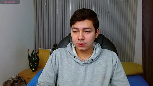 Julian Smith21 online show from April 19, 2026, 4:12 am