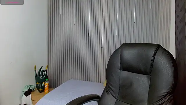 Julian Smith21 online show from April 20, 2026, 3:31 am