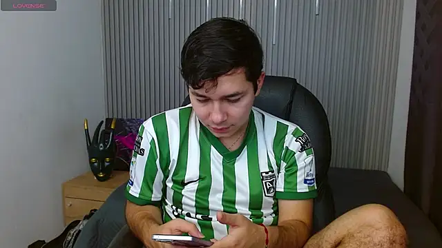 Julian Smith21 online show from April 22, 2026, 4:37 am