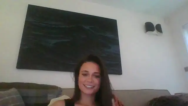 poppy-pink online show from May 6, 2026, 5:29 pm