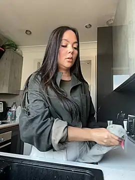 HiddenHalo1 online show from April 22, 2026, 11:56 am