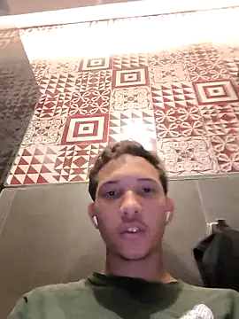 Gustavo063safado online show from April 10, 2026, 1:49 pm