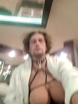 Snapshot of pleasser1985 chatting on March 6, 2026, 4:42 am pleasser1985 online show from March 6, 2026, 4:42 am