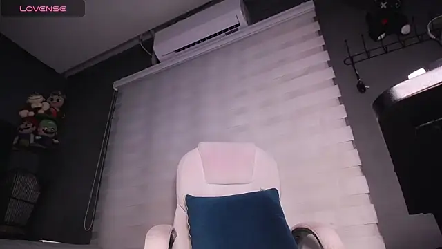 dirty 27cms online show from September 28, 2025, 4:40 am