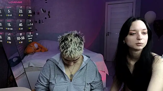 LuxuryLoverss online show from April 21, 2026, 11:05 am