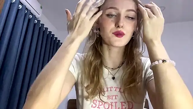 HotCheeseCake online show from March 5, 2026, 11:39 am