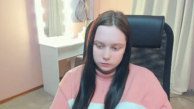 LynnaNull online show from February 23, 2026, 7:50 am