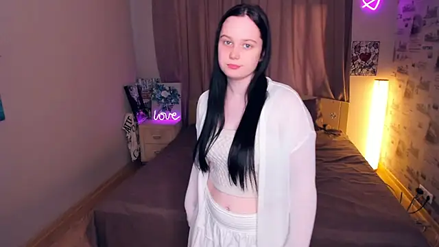 LynnaNull online show from March 7, 2026, 1:41 pm