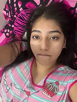 Sexy mia outdoors online show from April 22, 2026, 7:33 am