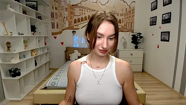 AlicaFoxis online show from April 21, 2026, 5:50 pm