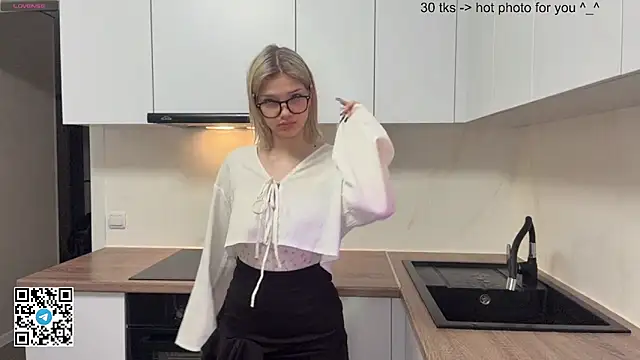 Carolini i online show from April 21, 2026, 5:39 pm