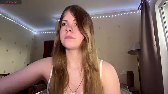 Amy Maev online show from April 15, 2026, 12:23 pm