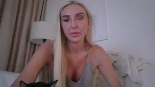 kinkykara25 online show from March 7, 2026, 4:59 pm