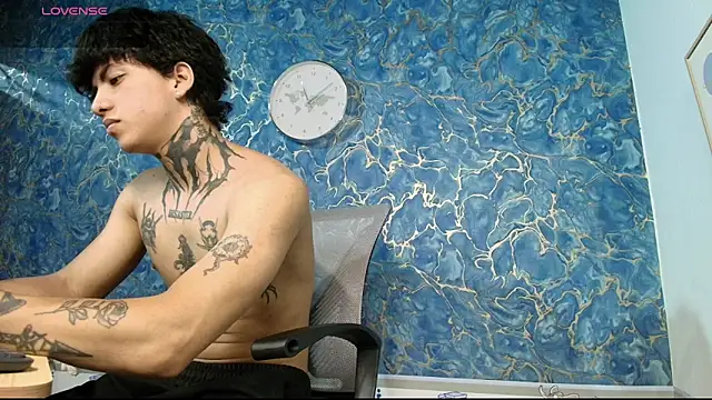 Snapshot of Tessarion_Black chatting on March 4, 2026, 4:07 am Tessarion Black online show from March 4, 2026, 4:07 am