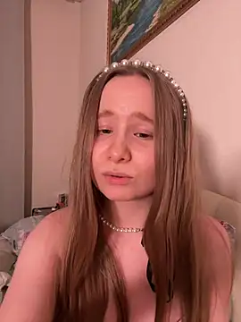 cutefoxieee online show from August 2, 2026, 10:52 pm