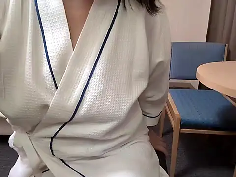 Snapshot of emi_chan_7 chatting on May 24, 2026, 1:05 pm emi chan 7 online show from May 24, 2026, 1:05 pm