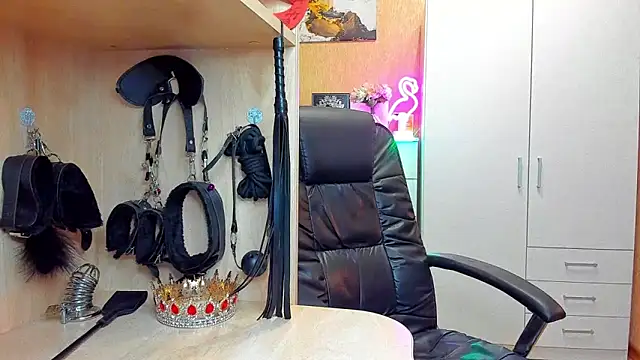 KristiTopxx online show from April 8, 2026, 6:52 pm