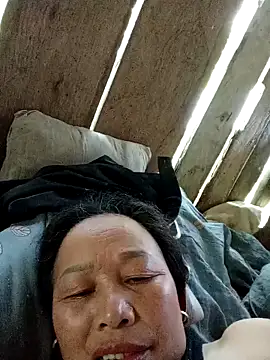 heesuu11 online show from April 7, 2026, 5:30 am