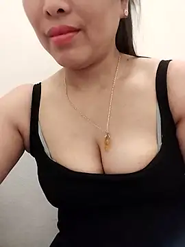 01 ANNA 01 online show from April 18, 2026, 7:18 pm