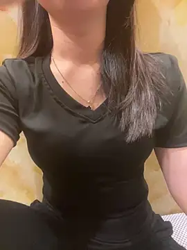 Snapshot of Sullys_ chatting on March 30, 2026, 4:57 am Sullys online show from March 30, 2026, 4:57 am