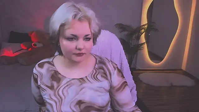 HwasaMoore online show from March 4, 2026, 8:37 pm