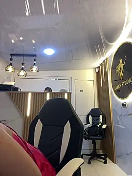 samira-grey online show from March 4, 2026, 1:28 pm