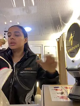 samira-grey online show from March 6, 2026, 1:07 pm