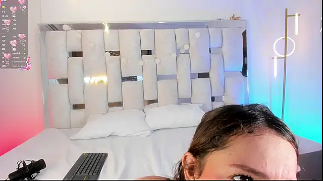 Snapshot of HecateCorvin chatting on February 26, 2026, 12:48 pm HecateCorvin online show from February 26, 2026, 12:48 pm