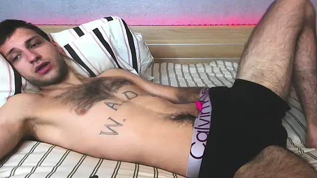 DarkRogue19 online show from April 17, 2026, 5:10 am