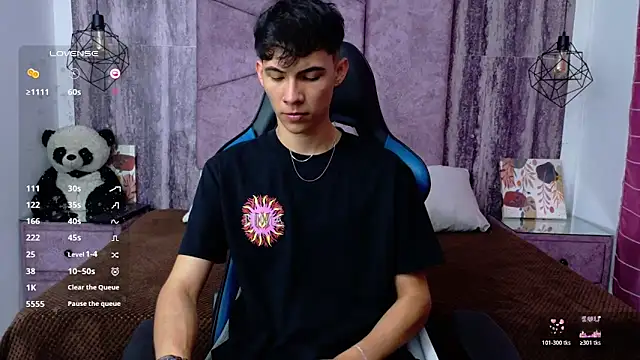 AronTawers online show from June 10, 2026, 7:02 pm