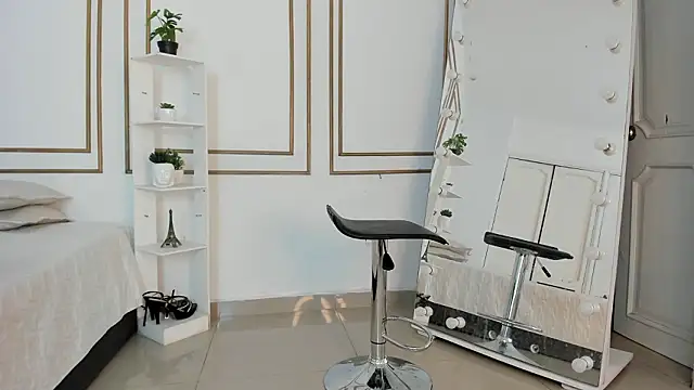 emily gaviria1 online show from March 12, 2026, 12:11 pm