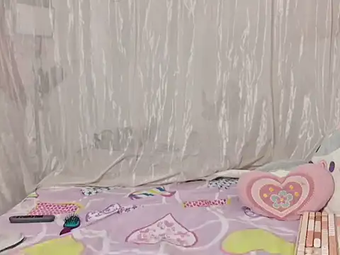 cherrymyquee  online show from May 8, 2026, 12:43 pm