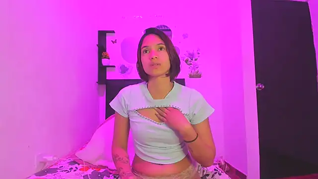 sapphire brown20 online show from April 20, 2026, 12:24 am