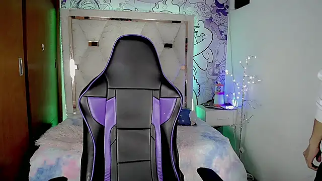 Larry craft online show from April 21, 2026, 10:34 pm