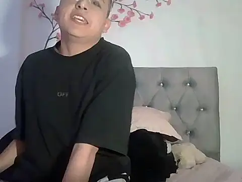 Snapshot of WillowPill5 chatting on March 25, 2026, 1:28 pm WillowPill5 online show from March 25, 2026, 1:28 pm