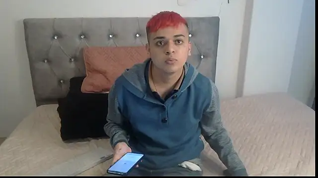 Snapshot of WillowPill5 chatting on March 26, 2026, 2:11 pm WillowPill5 online show from March 26, 2026, 2:11 pm