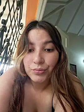 Estelle Noir online show from February 24, 2026, 8:07 pm