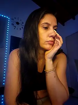 sashaaqueen online show from April 22, 2026, 7:44 am