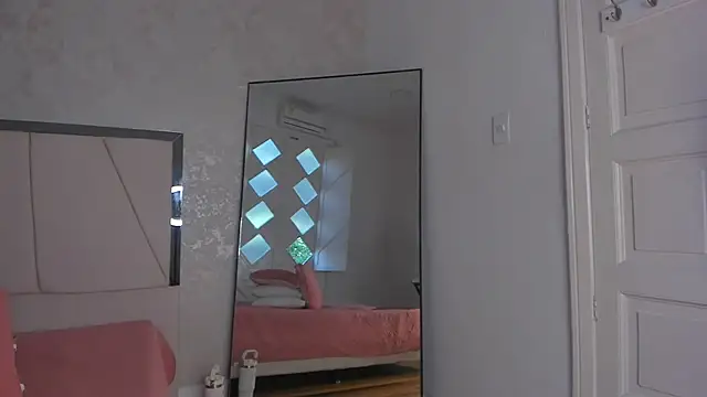 Arii wilde online show from April 20, 2026, 2:09 pm