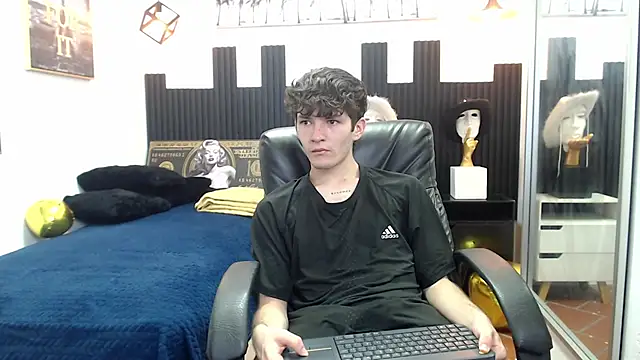 Snapshot of trevor_mob chatting on June 1, 2026, 1:46 pm trevor mob online show from June 1, 2026, 1:46 pm