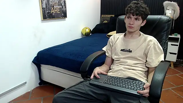 Snapshot of trevor_mob chatting on June 2, 2026, 2:19 pm trevor mob online show from June 2, 2026, 2:19 pm