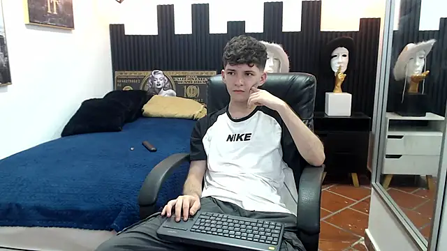 Snapshot of trevor_mob chatting on June 9, 2026, 7:25 pm trevor mob online show from June 9, 2026, 7:25 pm