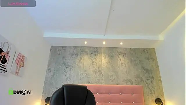 RomaBellanova online show from April 20, 2026, 7:48 pm