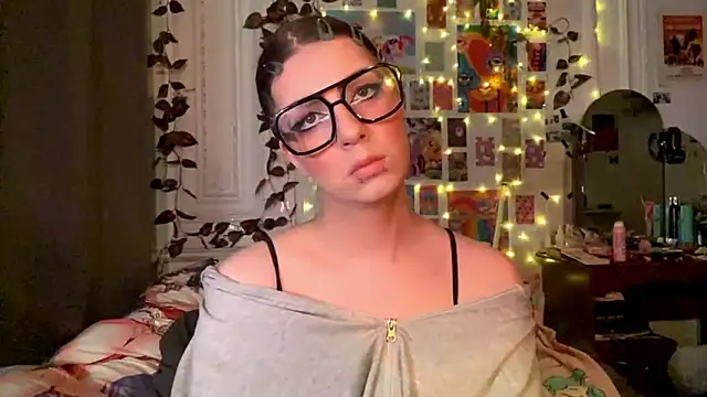 moonvampiq online show from March 5, 2026, 10:39 pm