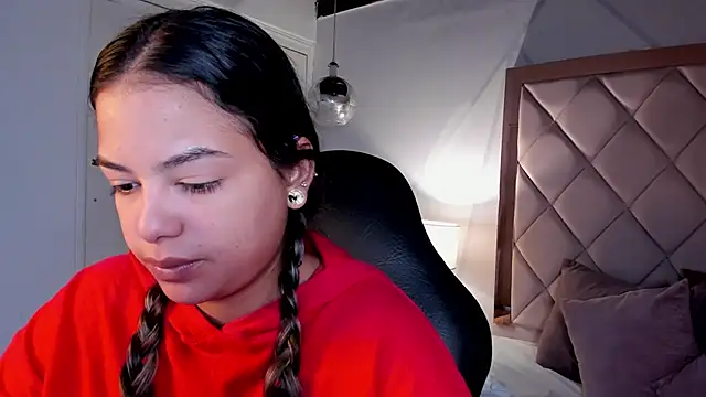 Snapshot of dulce_lyraa1 chatting on June 4, 2026, 4:29 am dulce lyraa1 online show from June 4, 2026, 4:29 am