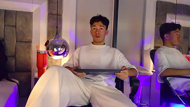 Austin Reedss online show from April 18, 2026, 1:37 pm